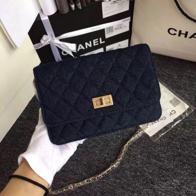 CHANEL春夏牛仔系列 千盼萬盼等到的複刻版比原來的原版好很多CHANEL 快拿出你家裡的正品對比是不是一模一樣 洗水牛仔面料，手感超好24K復古做舊五金看准圖片，