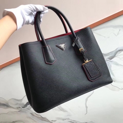 Prada普拉達新款首發 原單品質 Prada 最新款1BG775 Prada Double Saffiano皮革手袋 採用義大利進口Saffiano十字紋牛皮 進口設備 線路均有清晰 歐洲正品同步原版五金配件 進口環保