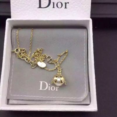 Dior 系列2015最新瓢蟲系列項鍊精選黃銅材質絕對是完美造型必不可少的百搭單品！專櫃刻字 完美至極大愛