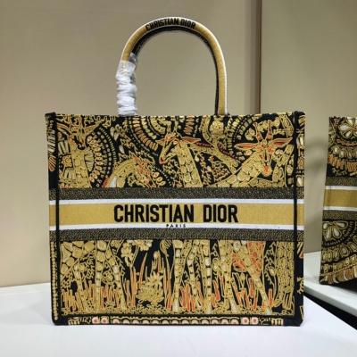 Dior迪奧 Book Tote Dior Animals 棕色刺繡帆布托特包、尺寸41.5x35x18cm