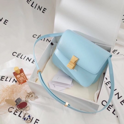 Celine原單 手抓紋 Céline Classic Box的鎖扣設計秉承了CéLINE一貫的簡約大氣復古風範 包身也沒有搶眼的裝飾點綴 但是就憑這股難得的極簡魅力 讓大眾女性愛不釋手 尺寸：24cm 款號：16417