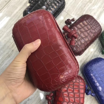 BV Bottega Veneta這個色正點，美中極品，女士必備單品，時尚界的寵兒 16.5