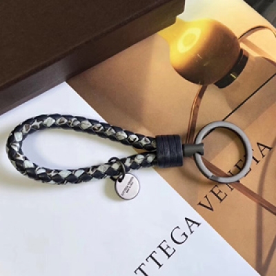 BV Bottega Veneta美美的淡水蛇配羊皮編繩鎖扣，零度距離的做法， 送人自用推薦
