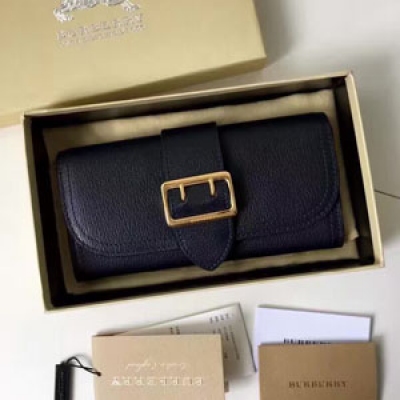 Burberry 新款The Buckle系列小牛皮錢包40259651。 可當手包 19cm