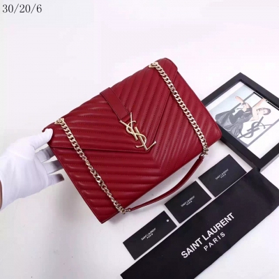 編號26588SAINT LAURENT MONOGRAMME 經典聖羅蘭採用原版南非皮肩背包 裝飾互扣式金屬YSL標誌 完美得你想像不到  配上專櫃一模一樣的平紋 你還不下手？尺寸：30x20X6cm