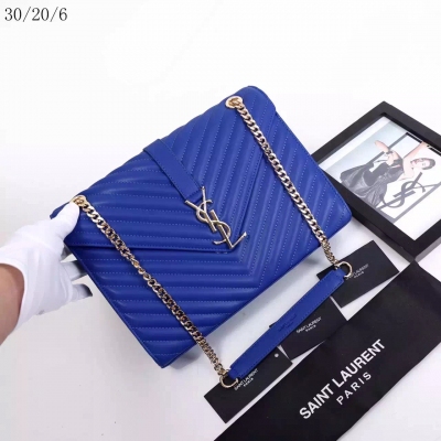 編號26588SAINT LAURENT MONOGRAMME 經典聖羅蘭採用原版南非皮肩背包 裝飾互扣式金屬YSL標誌 完美得你想像不到  配上專櫃一模一樣的平紋 你還不下手？尺寸：30x20X6cm