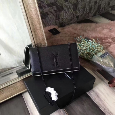 YSL 最新款不得不愛 五金皮料就不一一解釋了，品質真的是超美跟原版絲毫不差，放心大膽賣吧！大號尺寸：31/22/11型號：392299