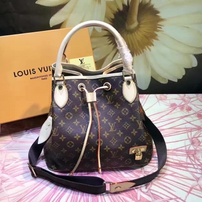 LV原版皮！原版開模！細節可對比 louis voitton  實物拍攝，原版品質，款號：M40372 ，尺寸：29釐米 （長）x 30釐米（高）x19釐米（寬）