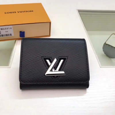 【LV頂級原單】Louis Vuitton路易威登M67709 尺寸更為小巧的經典Twist錢夾，由Epi皮革裁制而成，融合眾多實用特色設計，展現極為出眾的空間利用效率。可輕鬆收入任何一款Twist手袋，配有該系列標誌性