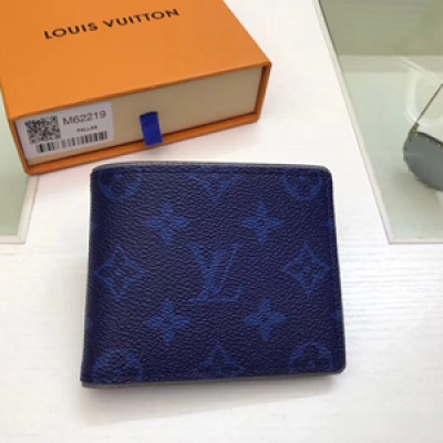 【LV頂級原單】Louis Vuitton M62219短夾 路易威登這個口袋組織者是體育風格的一部分, 由金鐘斯在春季-夏季2018遊行揭幕。它混合了象徵性的會標畫布和動態細節的 戶外 的靈感。尺寸:11.0x9.0c