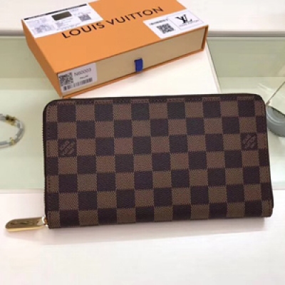 【Louis Vuitton 頂級原單】LV N60003啡格 路易威登此款由全新帆布裁制而成，此款風格硬朗、極為實用的Zippy大號錢夾在容量上足可與小包袋相媲美。配有智慧手機專用口袋，另可容納鑰匙、護照、信用卡與現金