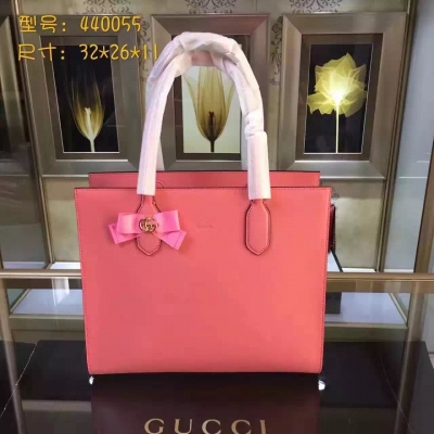 原單【GUCCI-古奇】十年打造專業GUCCI   市場頂級獨家控貨，專/櫃品質  採用進口牛皮，原廠五金！精緻做工。獨家實物拍照品質如圖可見 。款號：440055。尺寸：32*26*11。