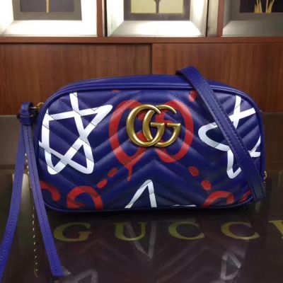 【GUCCI-古奇】十年打造專業GUCCI   市場頂級獨家控貨，專/櫃品質  採用進口牛皮，原廠五金！精緻做工。獨家實物拍照品質如圖可見 。尺寸：24*13*7。款號：447632。