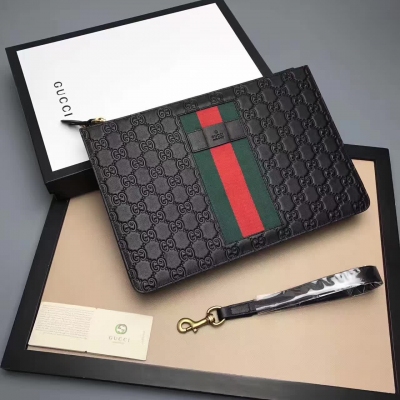 【GUCCI-古奇】十年打造專業GUCCI 市場頂級獨家控貨，專櫃品質 採用進口牛皮，原廠五金！精緻做工。獨家實物拍照品質如圖可見 。款號：433665