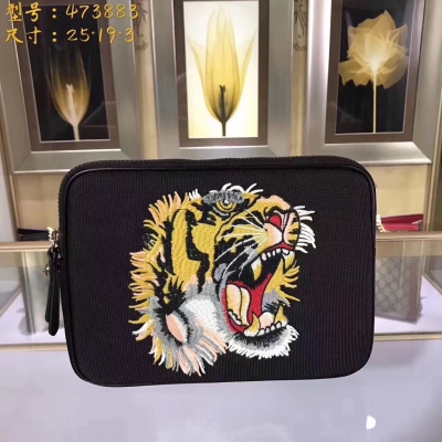 【GUCCI-古馳】十年打造專業GUCCI 市場頂級獨家控貨，專櫃品質 採用進口牛皮，原廠五金！精緻做工。 獨家實物拍照 品質如圖可見 。款號：473883。尺寸：25*19*3