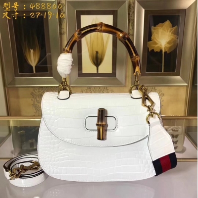 【GUCCI-古奇】十年打造專業GUCCI 市場頂級獨家控貨，專/櫃品質 採用進口牛皮，原廠五金！精緻做工。獨家實物拍照品質如圖可見 。款號：488800。尺寸：27*19*10。