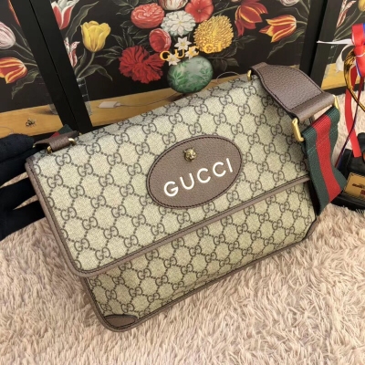 【Gucci 古馳】Gucci新款。市場頂級獨家控貨，專櫃品質 採用進口牛皮，原廠五金！精緻做工。 獨家實物拍照 品質如圖可見。型號: 495654尺寸：寬30*高22*側寬4。 型號: 501050尺寸：寬22*高16