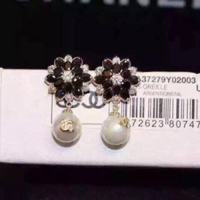 Chanel..香奈兒官網同款..極致奢華高級鋯石耳釘 高端定制 唯美微鑲鋯石寶石吊珍珠耳環!