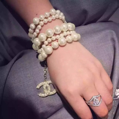 到货 火爆出乎意料！香奈儿琉璃珍珠手链 黄铜材质 专柜一比一定制市面上最高版本 白富美最爱！