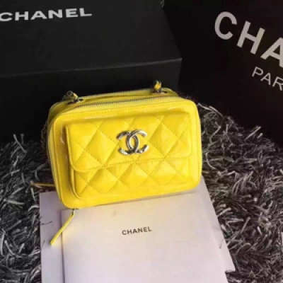 【漆皮三色現貨】有正品就可任性！漆皮彩色出貨啦！Chanel 15春夏款 mini camera bag 裡外全皮，手感無限好，三個隔層都比大包都實用