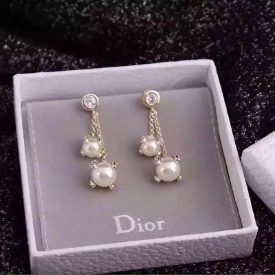 實拍【專櫃款】大牌設計Dior迪奧珍珠吊墜鋯石耳環 精緻做工 原版金色電鍍，很百搭的款式！