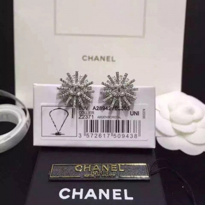 【專櫃款】奢華Chanel香奈兒復古設計水鑽耳環耳釘 銅合金電鍍！喜歡低調奢華的姐妹不要錯過！！