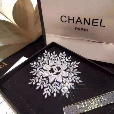 Chanel 雪花胸針 全新升級從3A石頭升級為進口AAAAA鋯石 原版黃銅材質！
