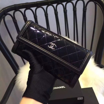 Chanel 漆皮黑色錢夾出貨啦皮質柔軟，走線超美噢，細節決定品質愛不釋手的節奏哈尺寸19.5*10.5