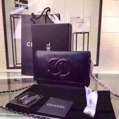 Chanel woc 原單發財包 專櫃最新黑色防塵袋 雙C 魚子醬 女生必不可少的WOC size：20CM 金銀扣都有