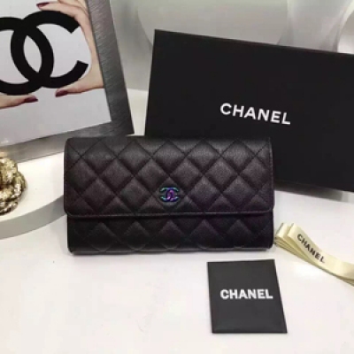 Chanel新專櫃新款倆折錢包 進口原版胎牛皮 彩色五金 尺寸19* 型號：A0657