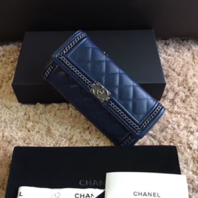 Chanel2016專櫃最新長款按扣錢夾寶藍色全新上線原單小牛皮壓鹿紋經典小菱格槍色做舊五金 切割菱格紋金屬扣頭時尚感爆棚 size：19.5*10.2cm