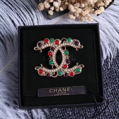實拍 高端制定 奢華大牌Chanel香奈兒2017年早春新款復古宮廷風設計CC胸針 優雅古典款你喜歡嗎