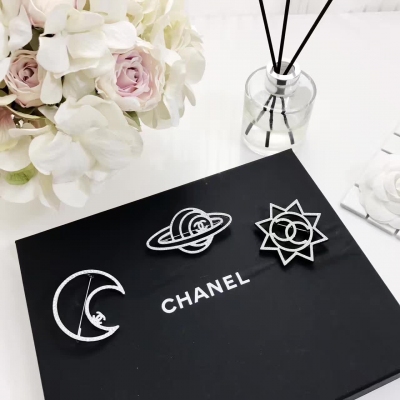 chanel 2017早春新款火爆星月亮五角星胸針 專櫃材質黃銅