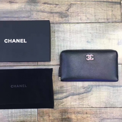 Chanel2017錢包，強勢來襲火爆程度不亞于當前的明星同款，發財包。拉鍊錢包  零錢包。全部現貨！