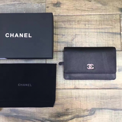 Chanel2017黑色發財包，強勢來襲火爆程度不亞于當前的明星同款，發財包。拉鍊錢包  零錢包。