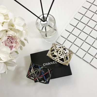 最高版本Chanel 手環 未來感亮片自帶吸引力 氣質而不落俗套 樹脂都做了微妙處理 飽滿有質感  特別適合日常搭配