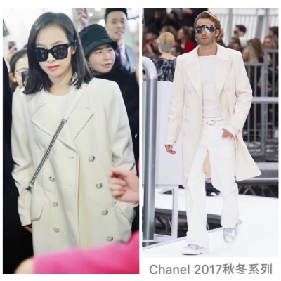 Chanel香奈兒 白色學院風雙排扣外套！羊絨羊毛面料完美質感超級贊！隨便搭件T和牛仔褲都是大牌的高級感，上身搶盡風，隨性優雅的帥氣時髦單品！原版五金扣子，專櫃一致最考驗手工的半截內襯做法，100%桑蠶絲36.38.4