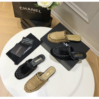 Chanel香奈兒 2019專櫃新款巴黎時裝周秀款 雙C五金logo扣私家開模定制！頂級品質！ 鞋面：澳洲進口羅姆尼馬毛，超級舒適 內裡：進口小羊皮，超級細膩柔軟 鞋底：義大利進口高密度真皮底 碼數：35-39 (34