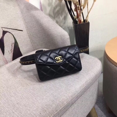 Chanel香奈兒 原廠進口小羊皮，Chanel2017爆款腰包！真的是美的不要不要的。 腰帶的設計絕對是一大亮點！各種喜歡難以言表！尺寸：15.5*3.5*9.5