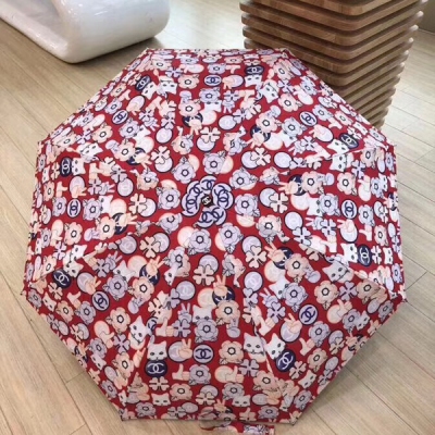 Chanel香奈兒 2019配禮盒CHANEL 香奶奶五折晴雨傘，19年最新款，小巧精緻美觀實用，方便攜帶，珍珠傘柄山茶花超級精緻