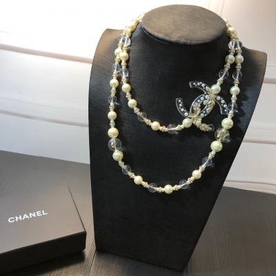 Chanel香奈兒 小香風及文明為靈感、運用品質上乘的花紋，優雅中帶點高級又有質感埃及文明為靈感、運用品質上乘的花紋，優雅中帶點高級又有質感