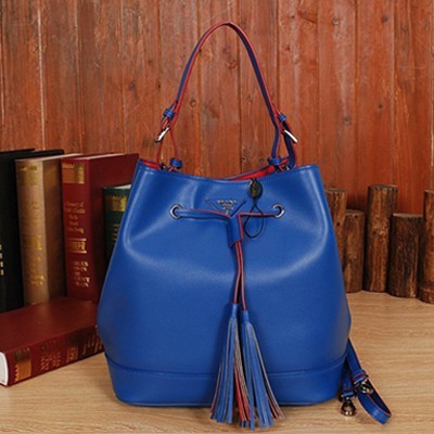 2014年Prada普拉達新款 流蘇水桶包 單肩包 原版皮拼色女包 5069-藍色
