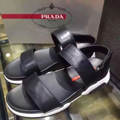 【PRADA】普拉達男士休閒涼拖鞋  進口優質小牛皮鞋面，簡單的色調組合，鞋子整體設計符合人體工學，高檔又型格，3CM加厚橡膠大底
