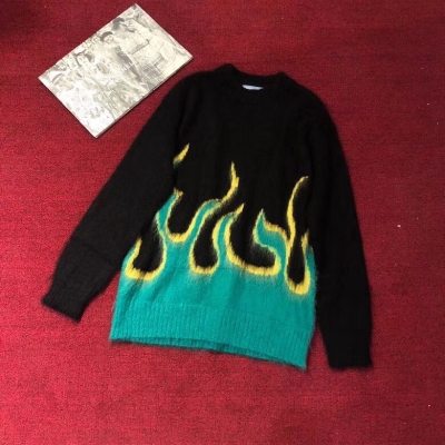 Prada普拉達 高品質馬海毛毛衣，非常柔軟手感一級棒，綠色藍色火焰圖案設計，配色耐看又百搭秋冬少不了一款毛衣 必備哦，sml