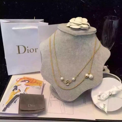 Christian Dior 2015年早春長項鍊Fashion Show剛結束的最新款，獨家開發出口專櫃海關毫無壓力最新款