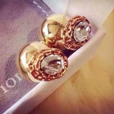 2015新款Dior/迪奧頂級版本珍珠兩用拼接款金色鏡面水鑽豌豆名媛耳釘 、精巧設計、令人驚豔、超級爆款! 每一個耳扣都是師傅精心設計，覺得針緊必須旋轉擰出，不能硬拔。ZP頂級版本!