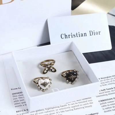 實拍 高端制定 奢華大牌Dior 17年秋冬新款 復古設計 愛心蜜蜂小翅膀戒指 美的不要不要的了！！！