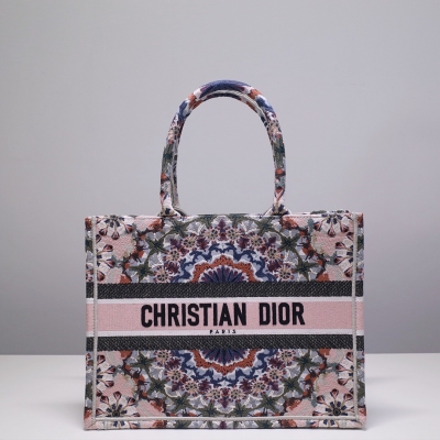 Dior迪奧 新顏色出貨啦 Christian DIOR 花卉新顏色2019 book tote 小號細節圖