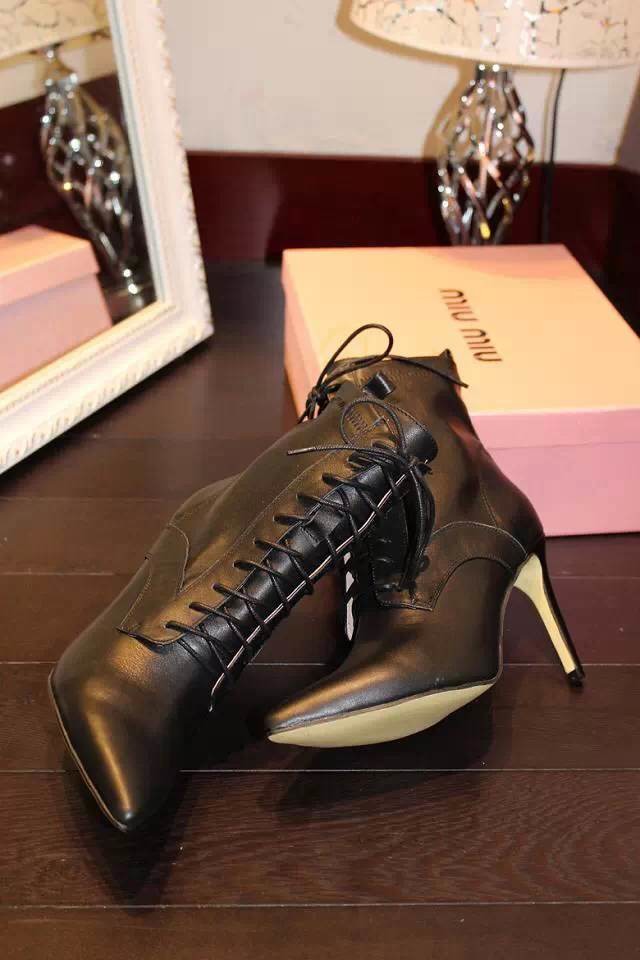 繆繆miumiu2014新款短靴進口牛皮面+進口彈力.豬皮裡簡約時尚大方