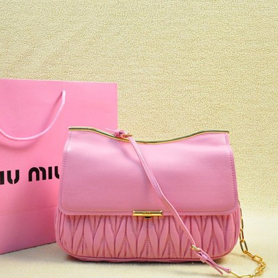 2014新款MIUMIU大小號  繆繆羊皮褶皺金鏈單肩包純色 1899粉色